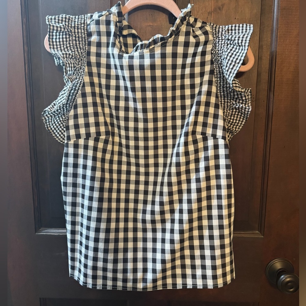 Black and White Gingham Ruffle Sleeve Top